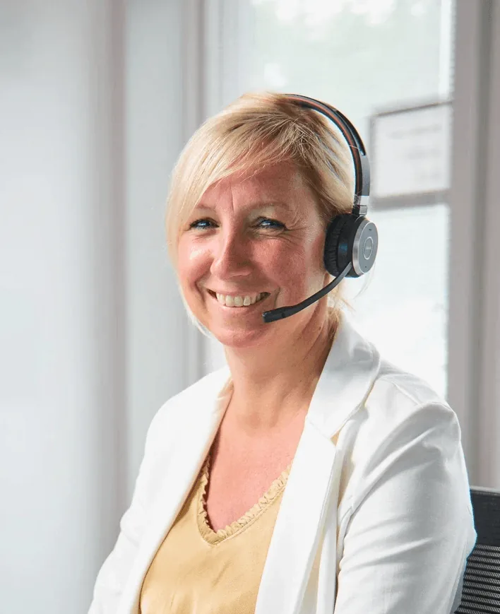 Servicedesk-medewerker van Westers met headset